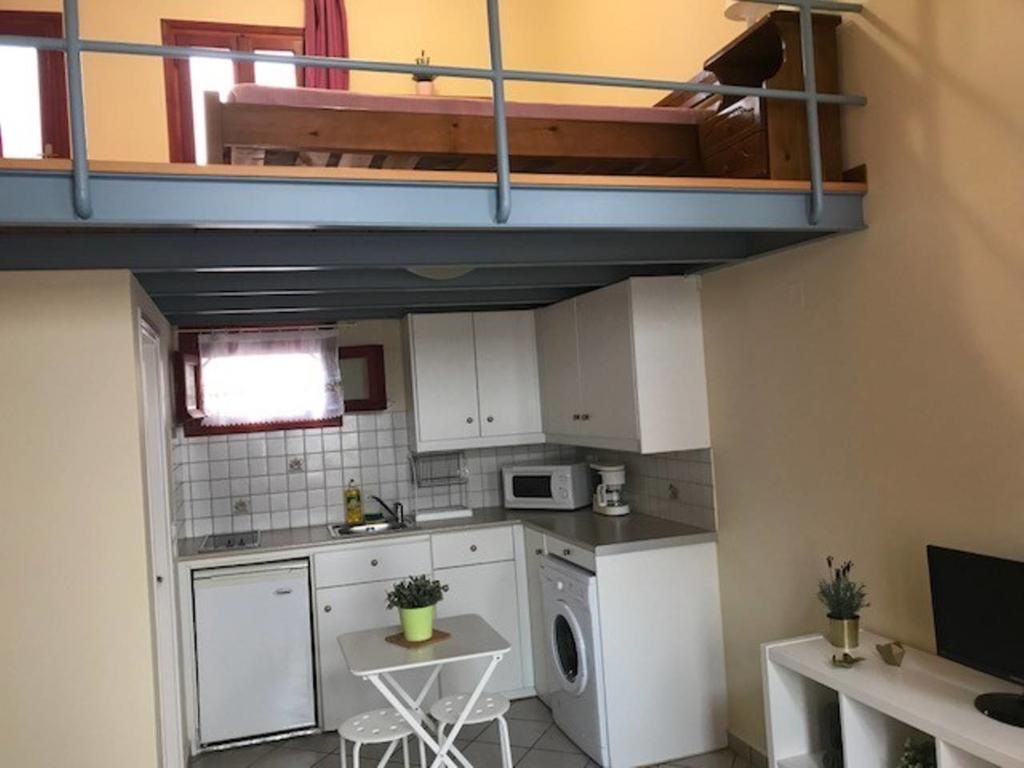 Ermoupoli, Syros City Apartments Extérieur photo